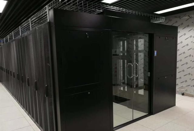 機柜在弱電中至關重要，如何選擇合適的機柜？-廣東榮欣電子科技有限公司